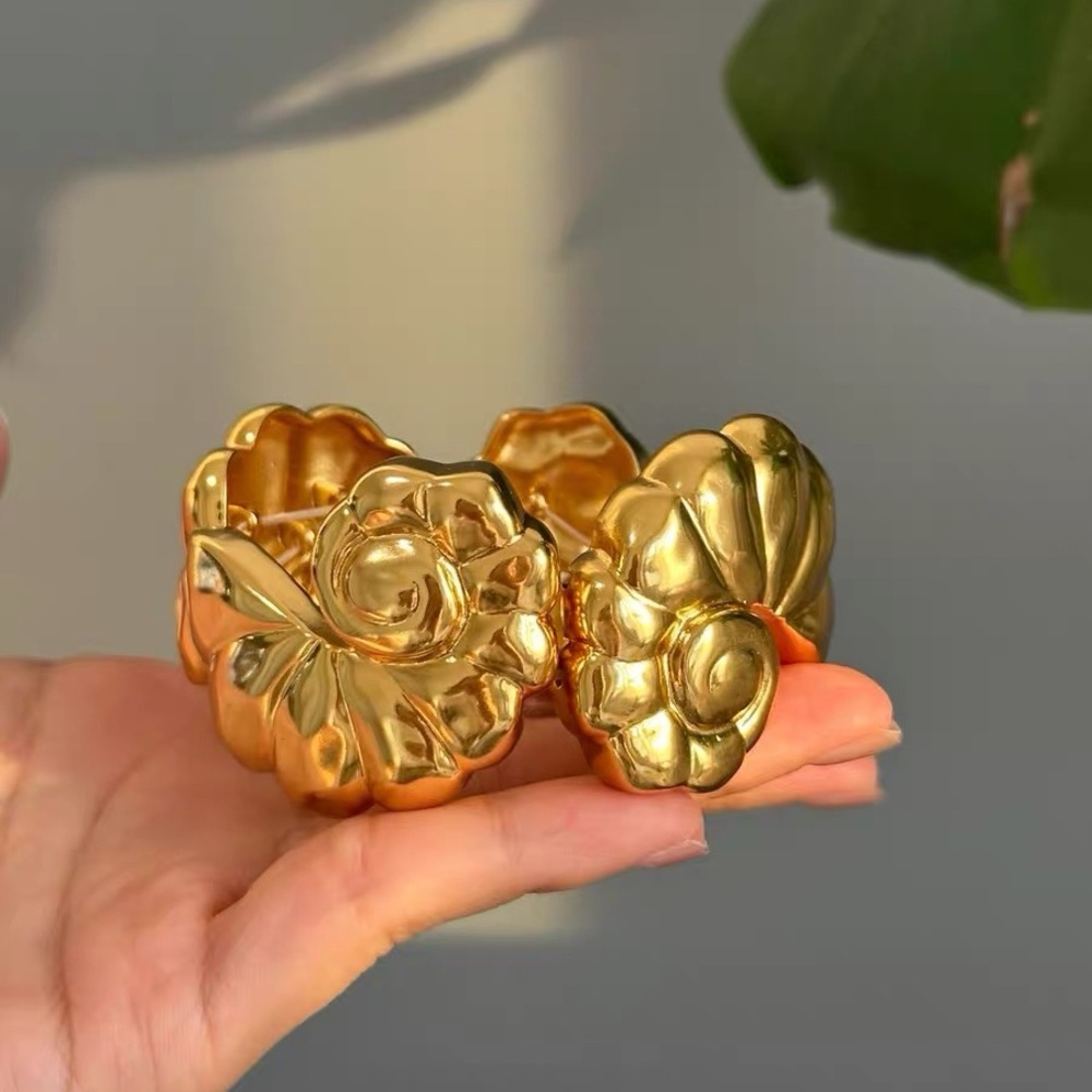J.Crew Shell Design Bracelet - Picture 5 of 9